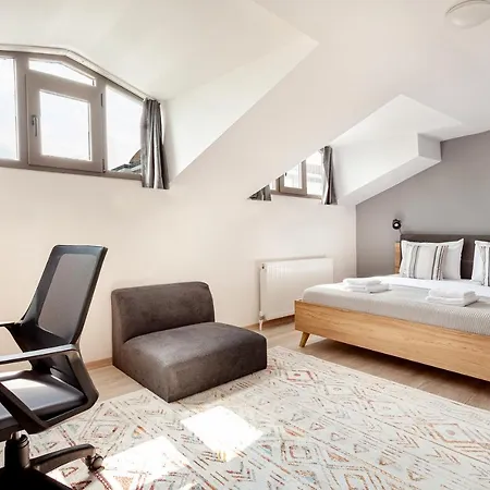 فندق Whisper By Oval 5*