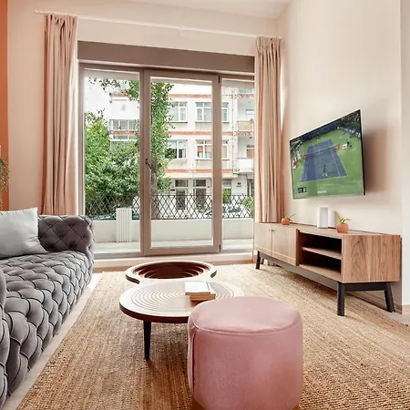 Hotell Whisper By Oval 5*